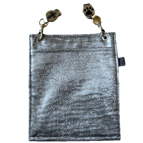 Hip Klip Hands Free Bag Cell Phone Clip Pouch Pattern Travel Silver Cross Paws - Picture 2 of 7